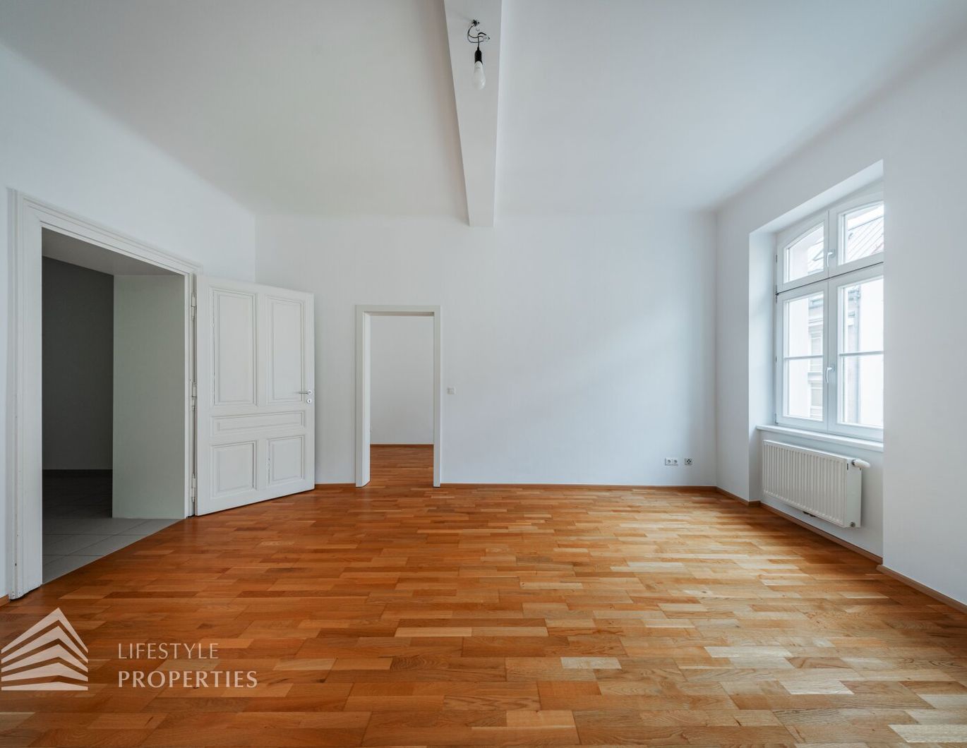 Helle 2-Zimmer Wohnung, Nähe Landstraße Hauptstraße
