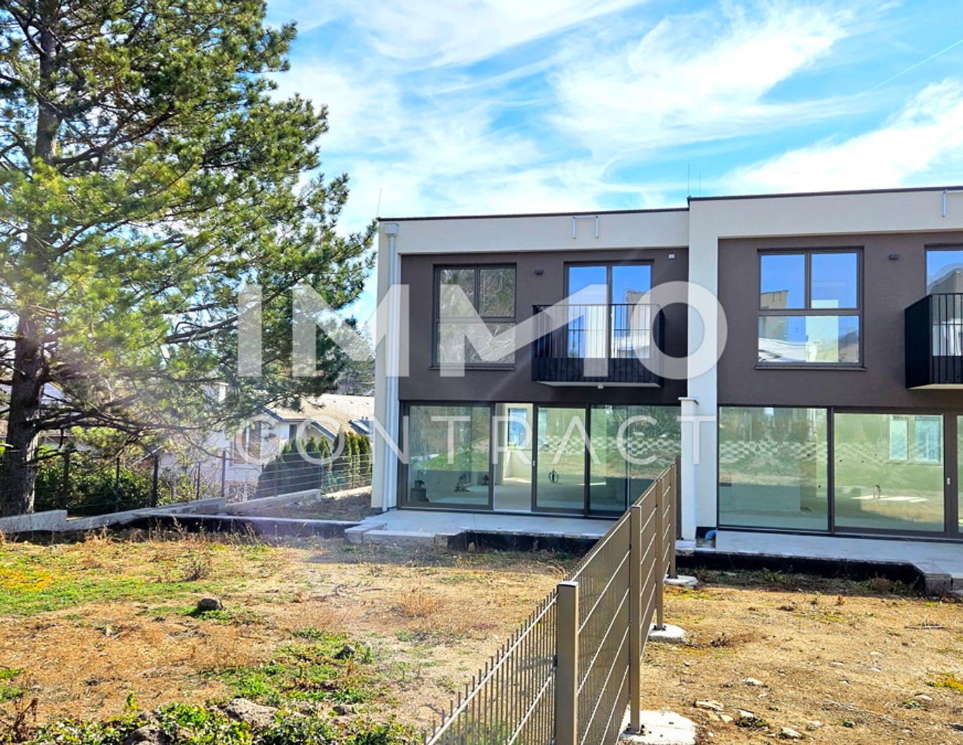 Exklusives Doppelhaus mit luxuriöser Top-Ausstattung - Ihr elegantes Traumdomizil!