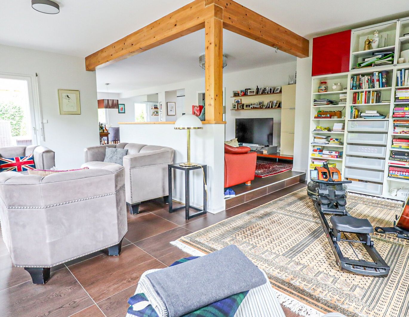 Großzügiges Wohnen mit Stil - Top gepflegtes Einfamilienhaus mit Charme