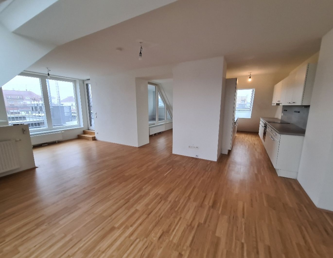 3-Zimmer-Maisonette im Dachgeschoss mit großer Freifläche!