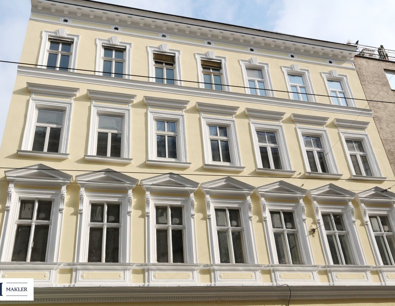 Exklusiver Erstbezug im Stilaltbau mit großzügiger Terrasse!