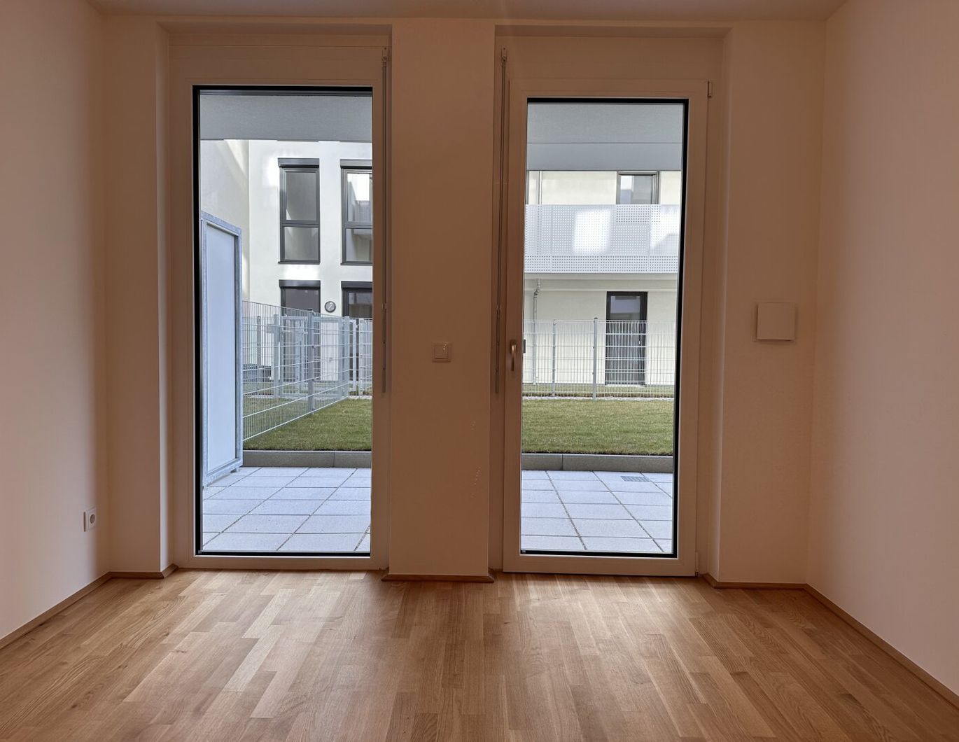 Ruhige Gartenwohnung mit Terrasse