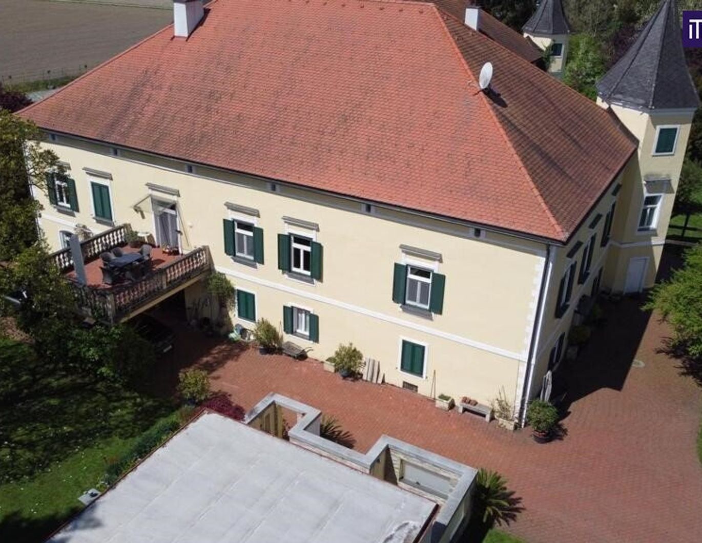 Ein Märchenschloss Nähe Wildon-komplett saniert mit prachtvoller ca. 40.000m² Parkanlage - Biomasseheizung!