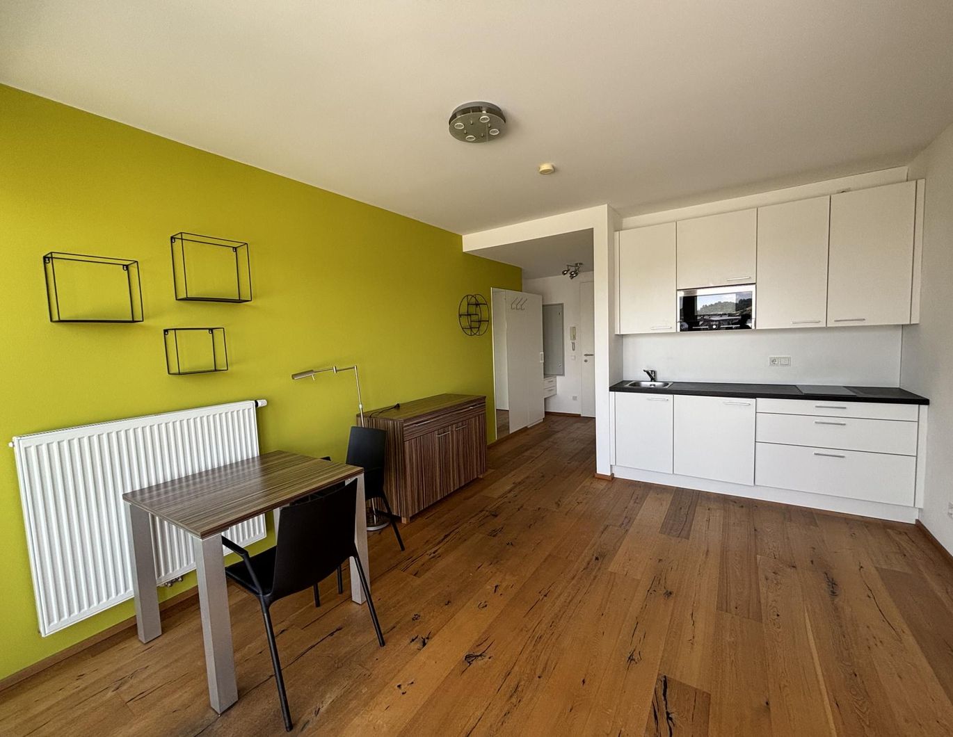 Kleines Wohnstudio mit Balkon in toller Lage
