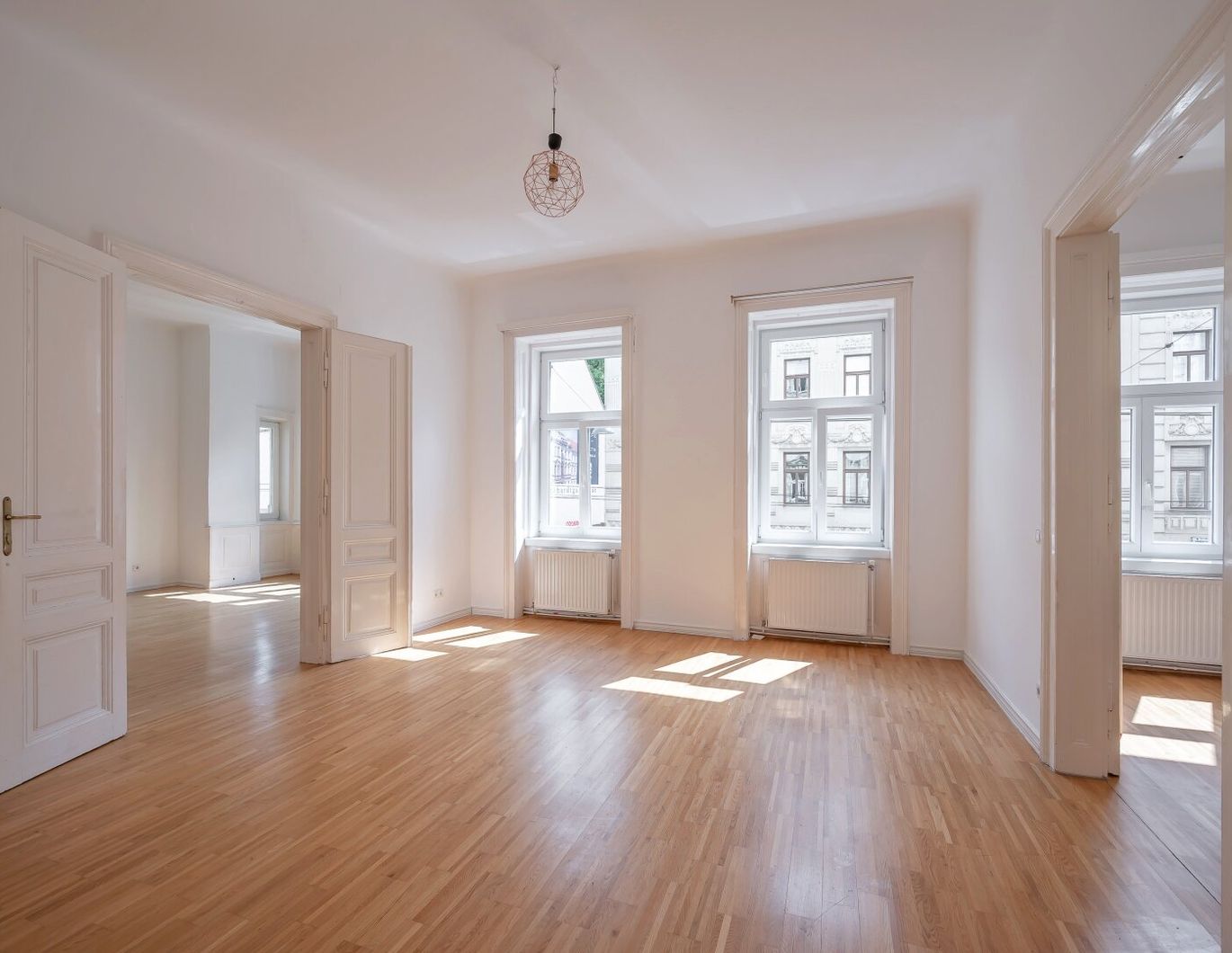 ***NEU*** Fantastische 4 Zimmer Wohnung in repräsentativem Stilaltbau! in TOP-Lage!