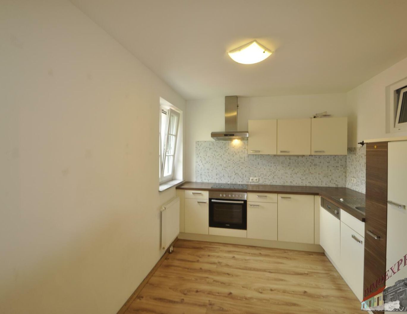 Gepflegte schöne 3 Zimmer-Wohnung in Pressbaum - Pfalzau mit Pergola