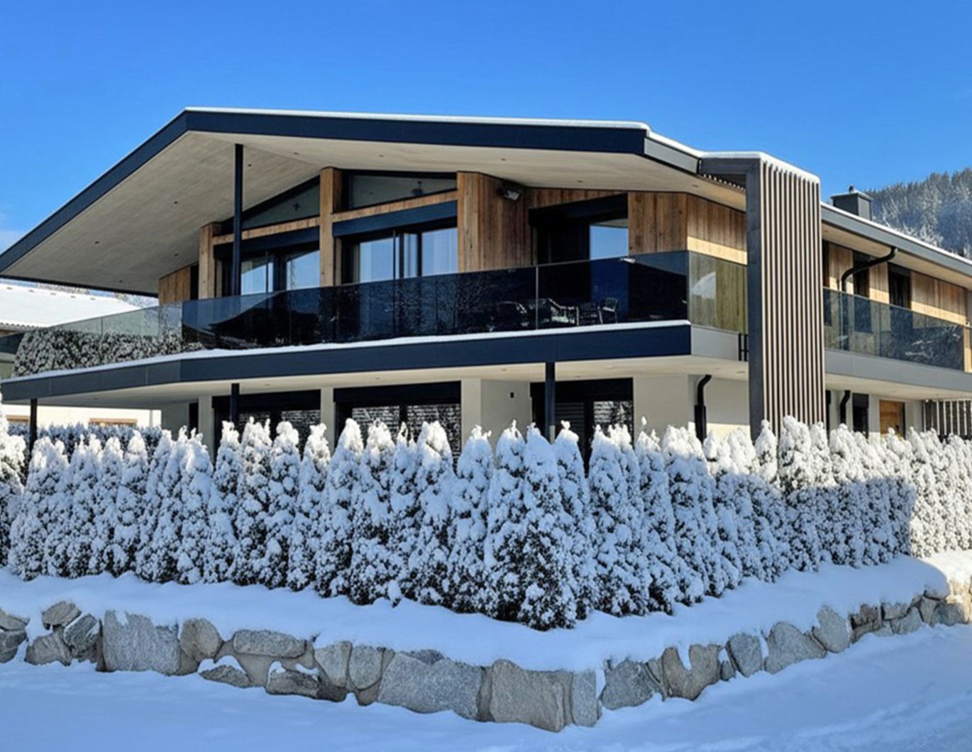 Exklusive Garten-Villenetage mit Pool und Hornblick!