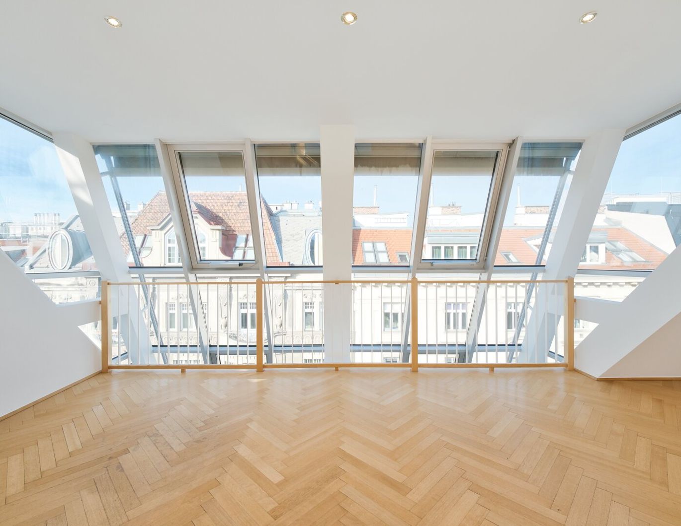 Penthouse-Feeling: Stilvolle DG-Maisonette mit 100 m² Terrassen & eigener Doppelgarage!