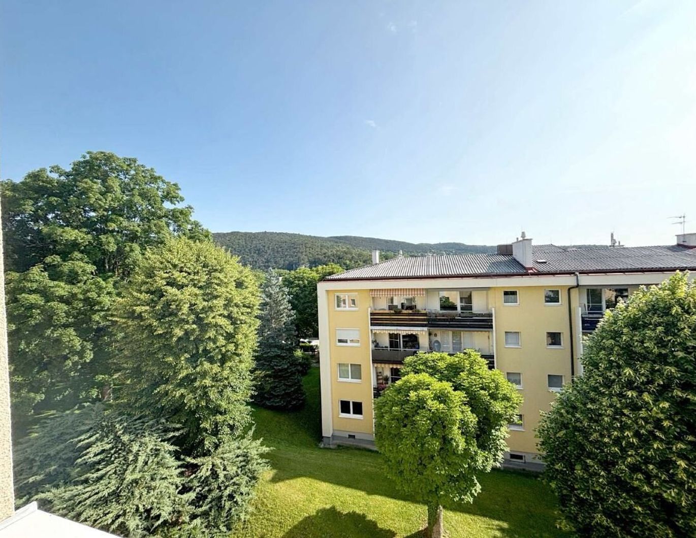 Erstbezug! Großzügige sanierte Eigentumswohnung mit Loggia!