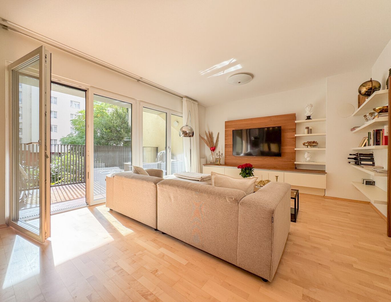 Exklusive 4-Zimmer Familienwohnung mit großer Freifläche und PKW-Stellplatz in der Ahornergasse