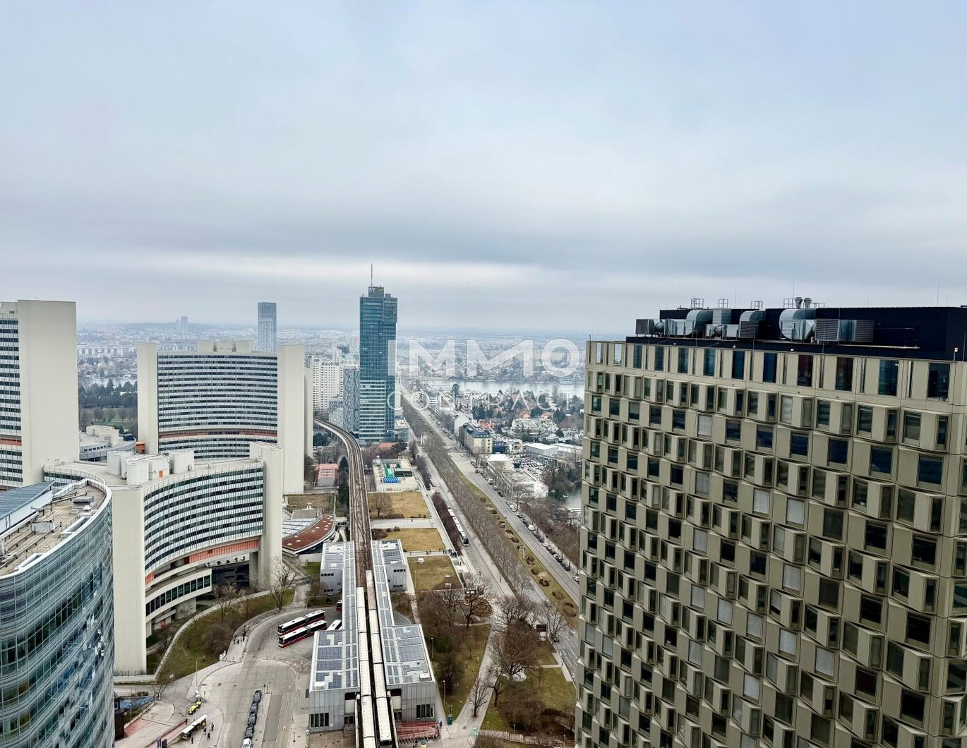 Global View Residence im DC2 Tower - 2 Zimmer mit Loggia & Blick auf das Vienna International Center