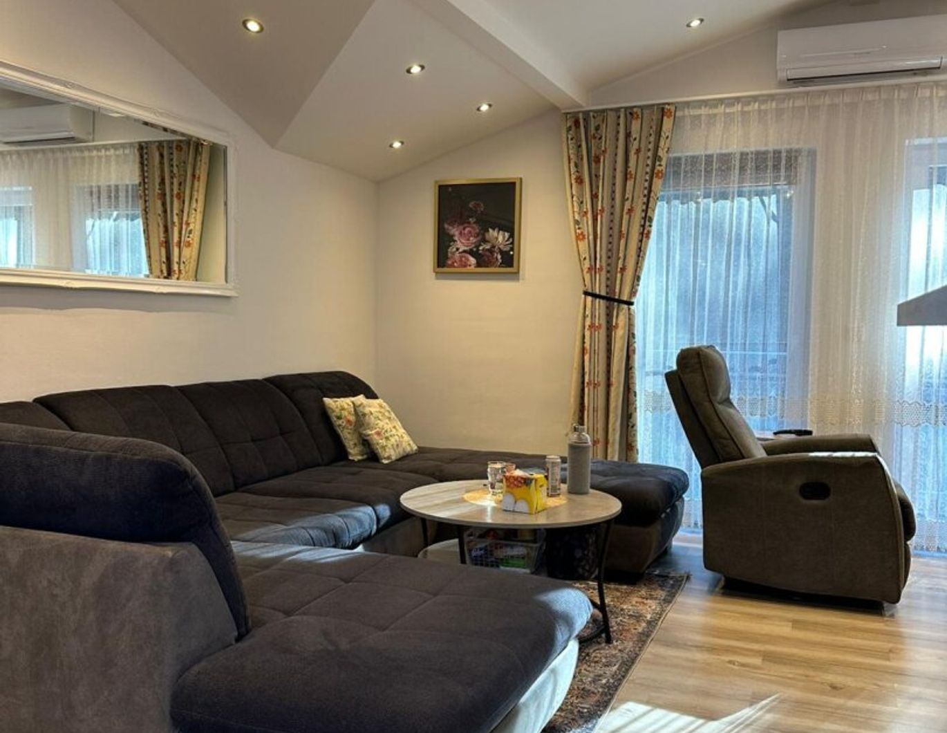 Traumhafte 4-Zimmer Dachgeschosswohnung - Ihr neues Zuhause!