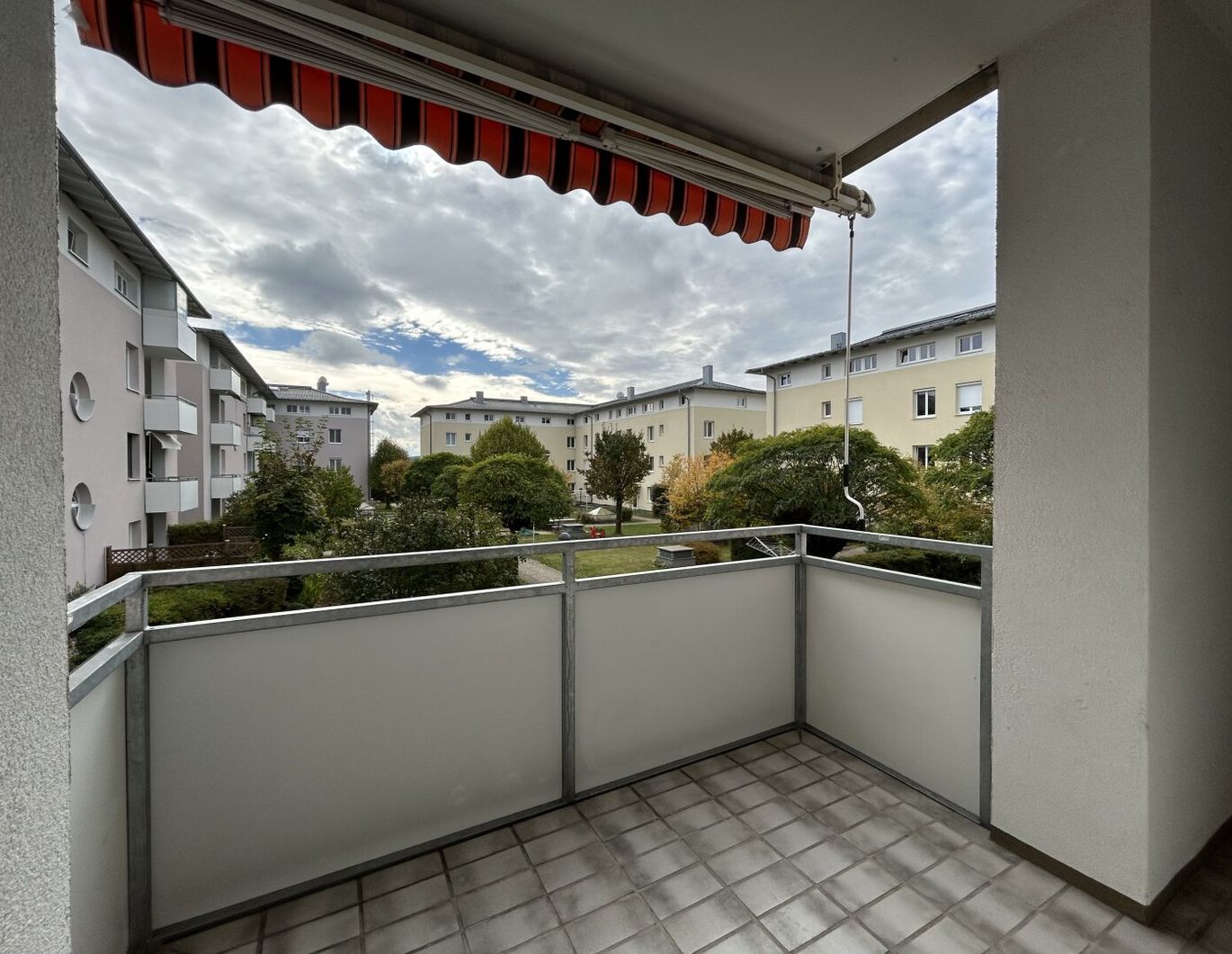 HERBSTAKTION IN SCHWANENSTADT - 1 MONAT MIETFREI - 4 ZIMMER WOHNUNG MIT TIEFGARAGENSTELLPLATZ -