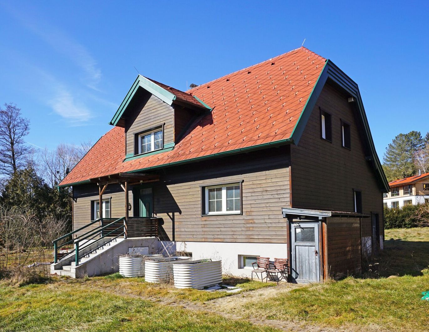 Einfamilienhaus mit Renovierungsbedarf auf teilbarem Grund in idyllischer Grünlage im Irenental
