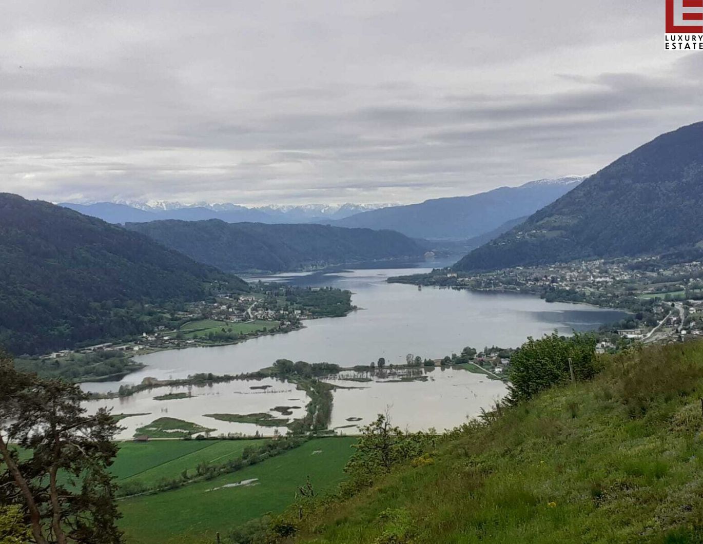 Traumresort in Best- & Alleinlage über Ossiacher See