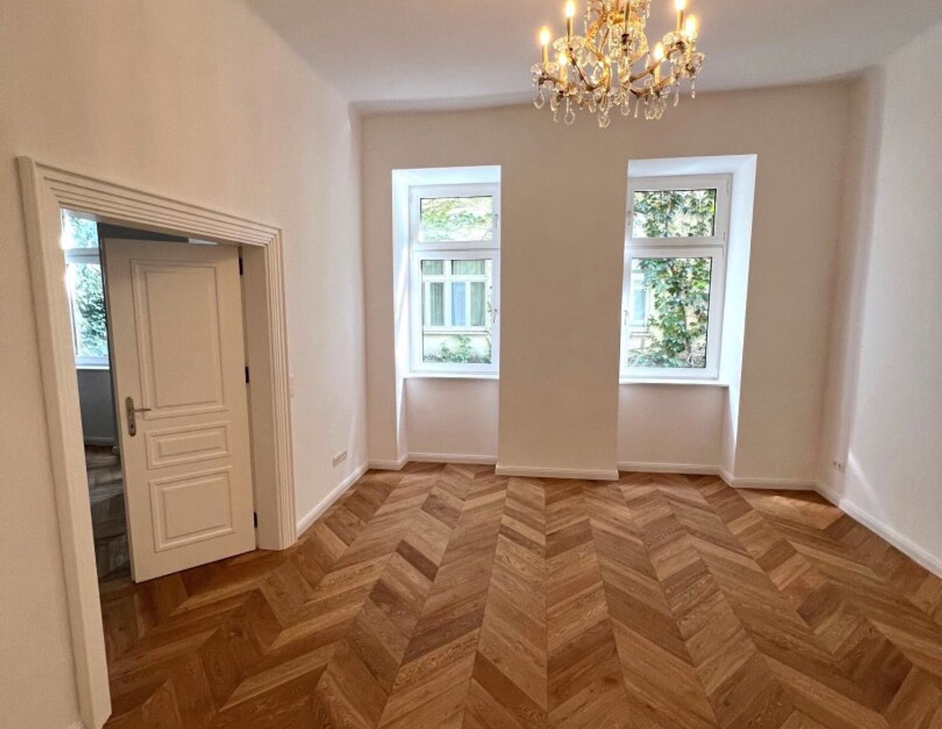 Erstbezug in der Apostelgasse - sehr hochwertig, generalsanierte Altbauwohnung in ruhiger Innenhoflage