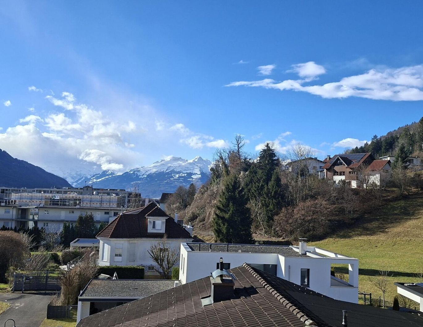 Großzügige 4-Zimmerwohnung in Feldkirch mit Balkon und Garage und herrlichem Ausblick!