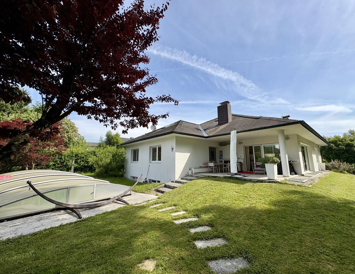 Traumhaftes Einfamilienhaus in idyllischer, ruhiger Lage mit großem Grundstück!