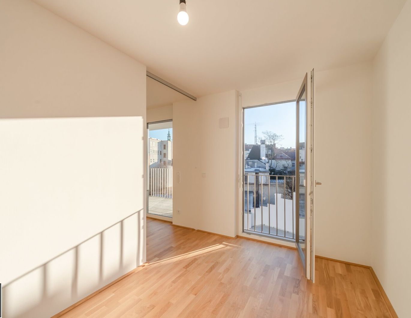 ab 01.03.26: hochwertig - praktisch - ruhig: 2 Zimmer Neubauwohnung mit Balkon in Zentrumsnähe!