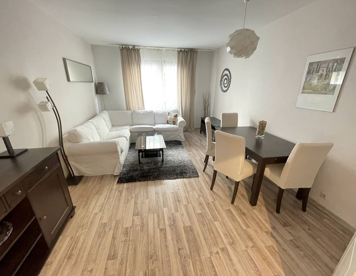 Separat begehbare 4 Zimmer / Tolle Öffi-Anbindung / Gepflegter Zustand