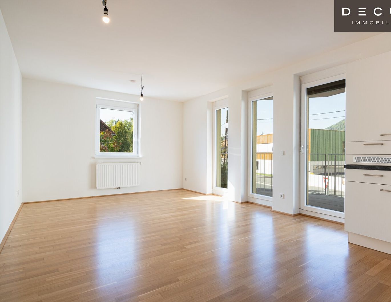 | 2-ZIMMER-WOHNUNG MIT BALKON | NÄHE SCHLOSS EGGENBERG