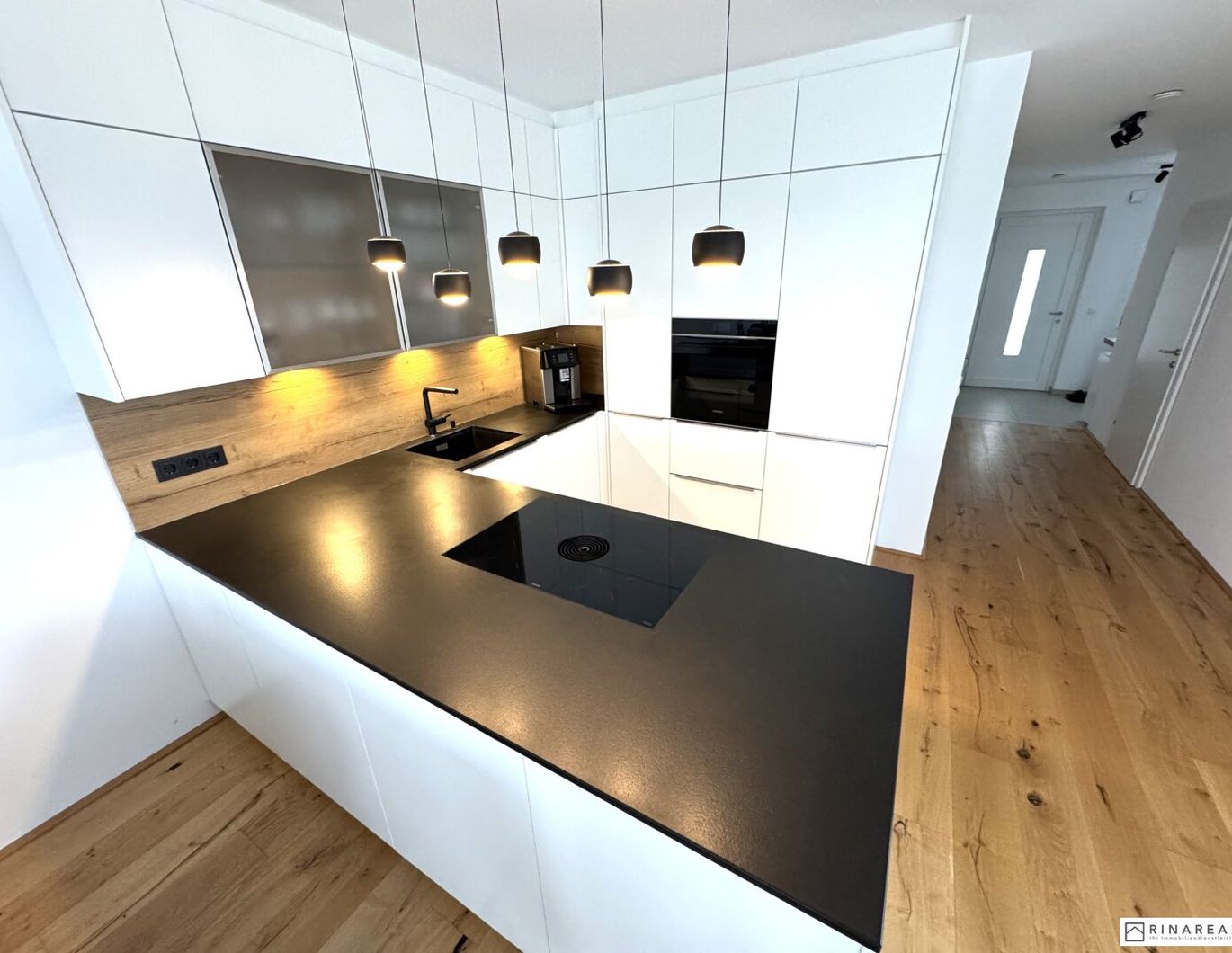 Wunderschöne Doppelhaushälfte // Zweitbezug | Eigengarten | 2 PKW Stellplätze | Luft-Wärmepumpe | Erlenweg - Haus 2B | Beziehbar ab 1. April 2026