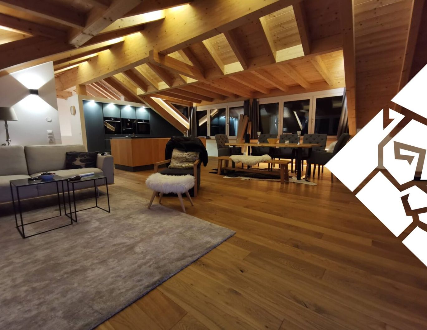 Penthouse über den Dächern von Wattens - stilvolles Wohnen mit Blick auf die Berge!