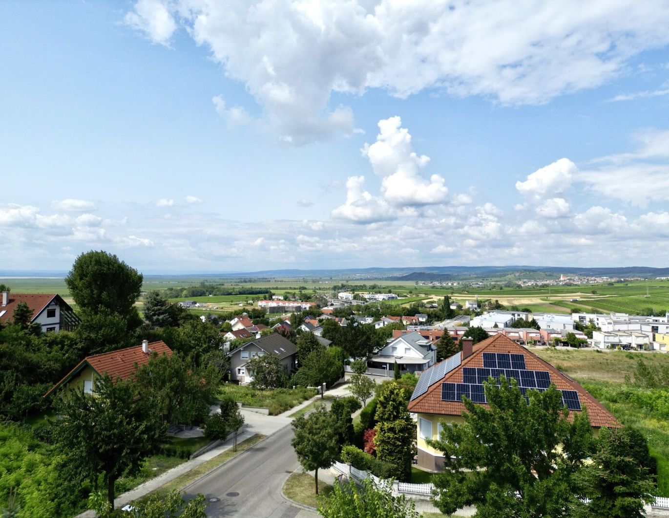 Einfamilienhaus in Ruhiger, Zentraler Lage mit Weitblick in Neusiedl am See