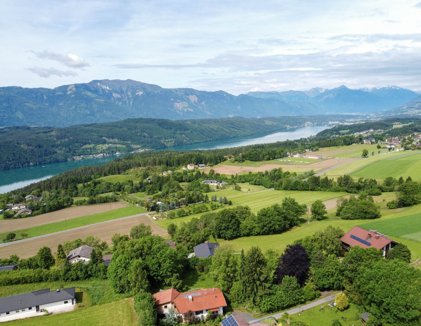 SCHÖNES WOHNHAUS AM SONNENPLATEAU DES MILLSTÄTTER SEES: GRÜNE IDYLLE MIT NATURBLICK INKLUSIVE!