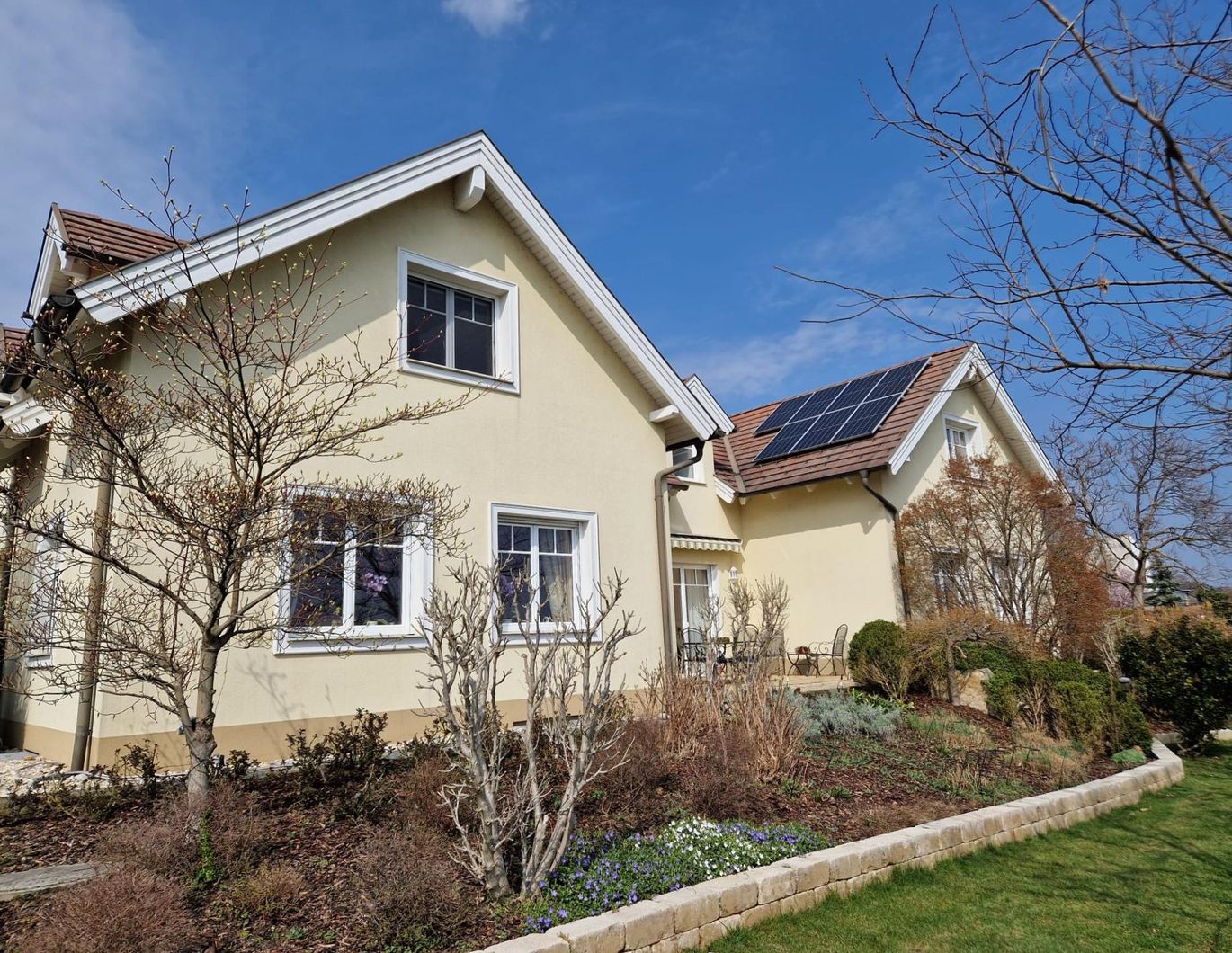 Wohntraum mit wunderschönem großem Garten in Ruhiger Lage!