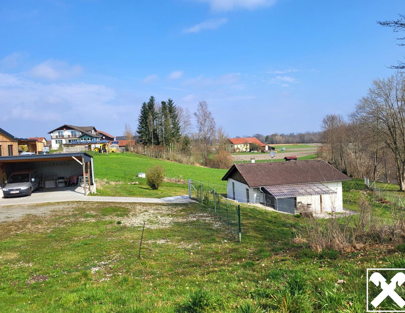 Idyllisches Wohnhaus mit 2.395 m² Grünland (Sternchenwidmung)