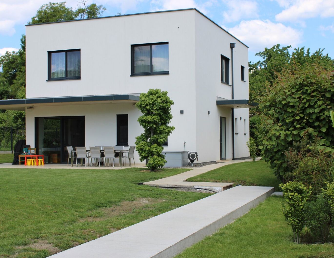 Exklusives Einfamilienhaus in TOP-LAGE - stilvoll, hochwertig & familienfreundlich !!