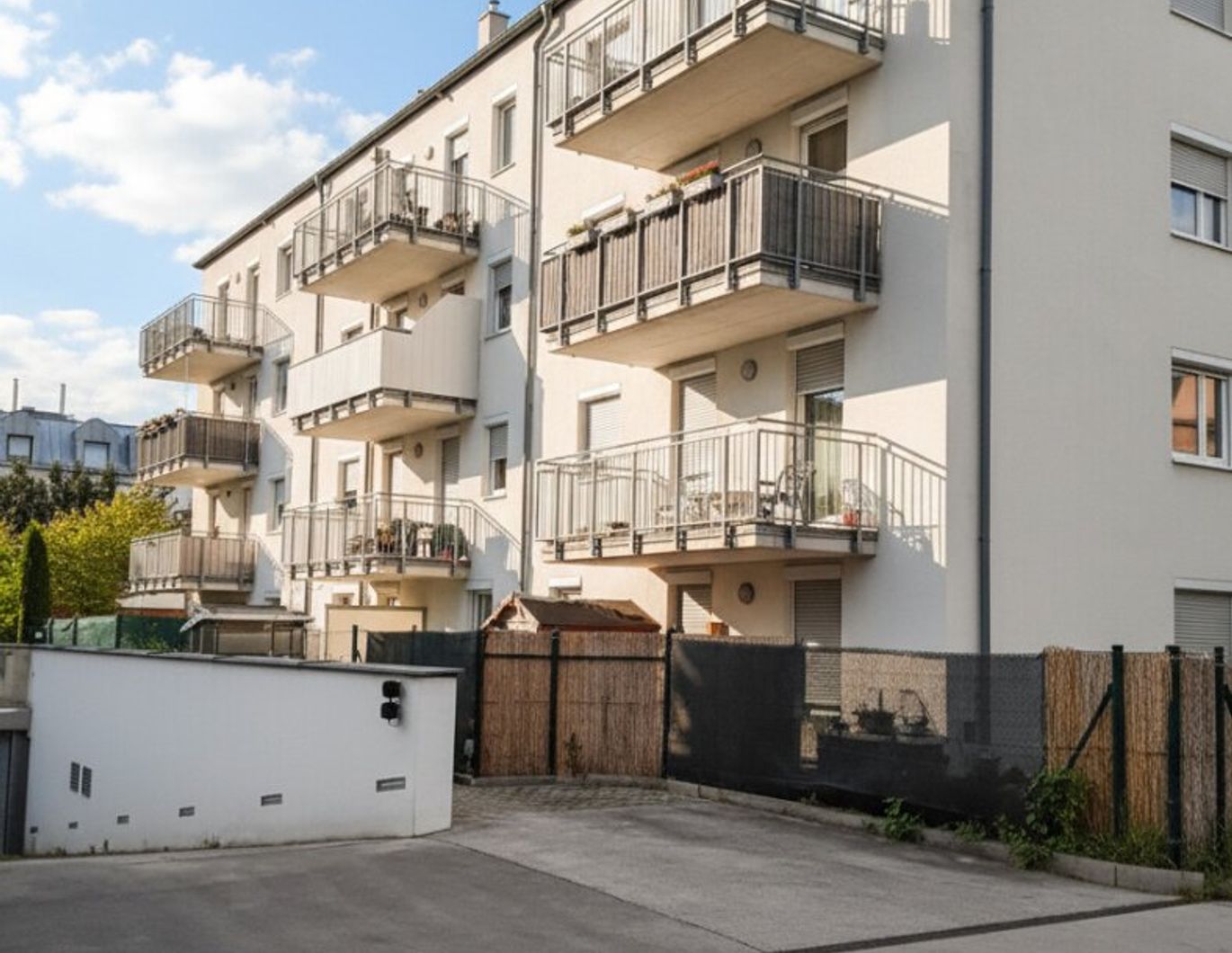 Anleger aufgepasst - 3-Zimmer-Wohnung mit Balkon und Tiefgarage - 3,7% Mietrendite