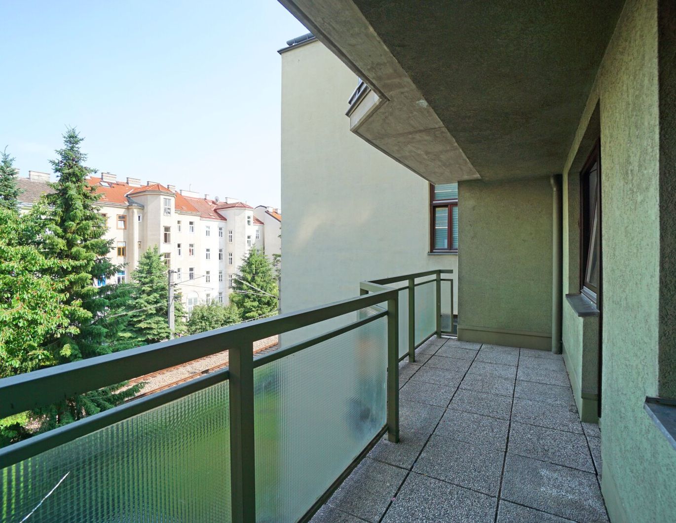 3 Zimmer mit Loggia in Hoflage - frisch generalsaniert & bestens gelegen