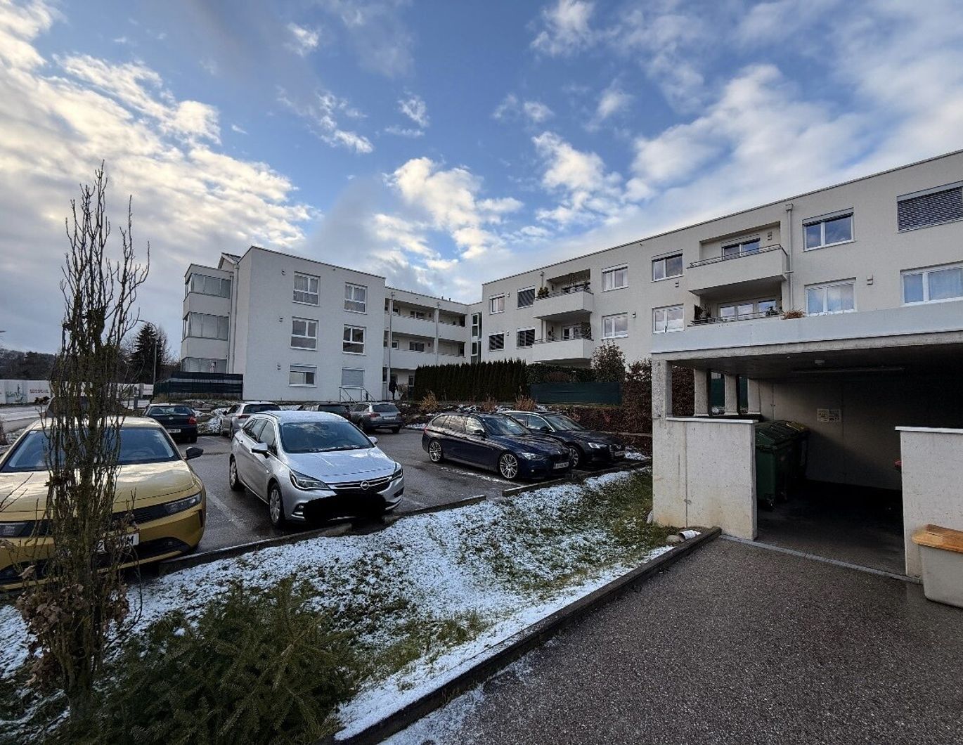 Traumhafte 4-Zimmer Wohnung in Vöcklabruck - Modernisiert, mit Loggia und Garage - Jetzt kaufen!