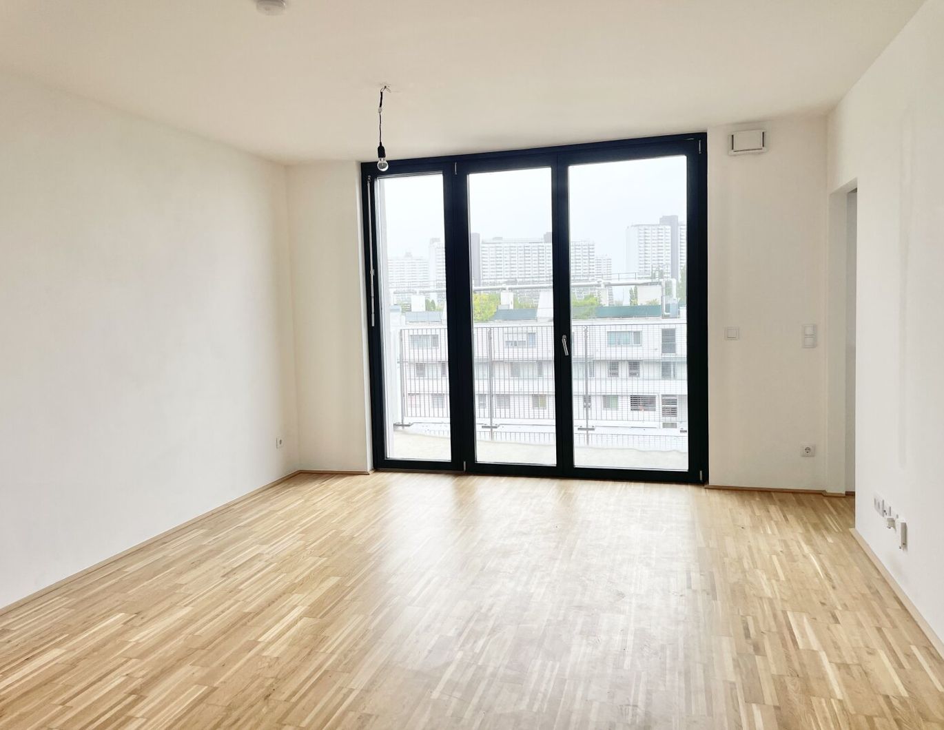 PROVISIONSFREI VOM EIGENTÜMMER! RIVUS III - 2-ZIMMER-WOHNUNG MIT BALKON!
