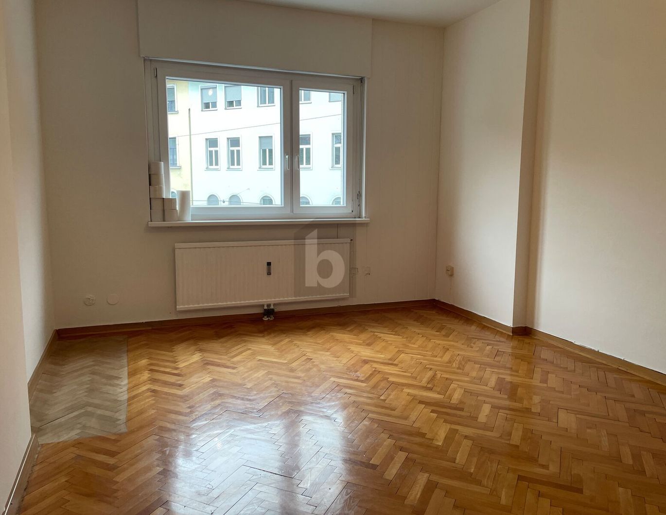 Preisreduktion! ZENTRAL GELEGEN MIT LOGGIA