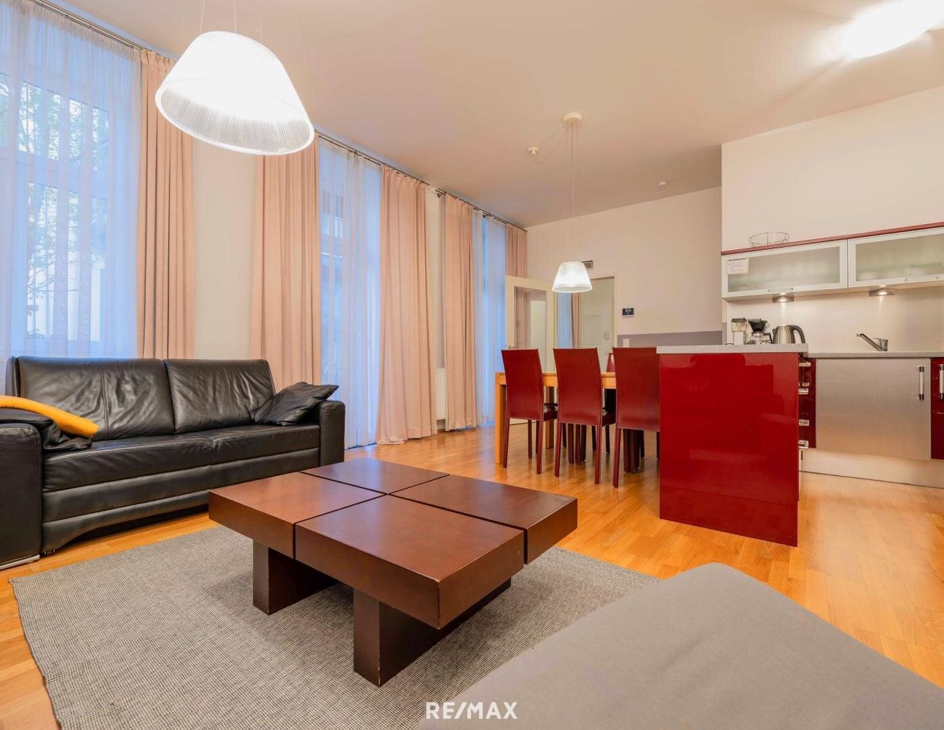 3-Zimmer-Wohnung mit Eigengarten und Balkon bei der Mariahilfer Straße