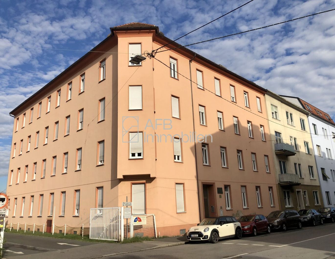 Unbefristeter Mietvertrag! Große Altbaugarconniere mit separater Essküche zu vermieten