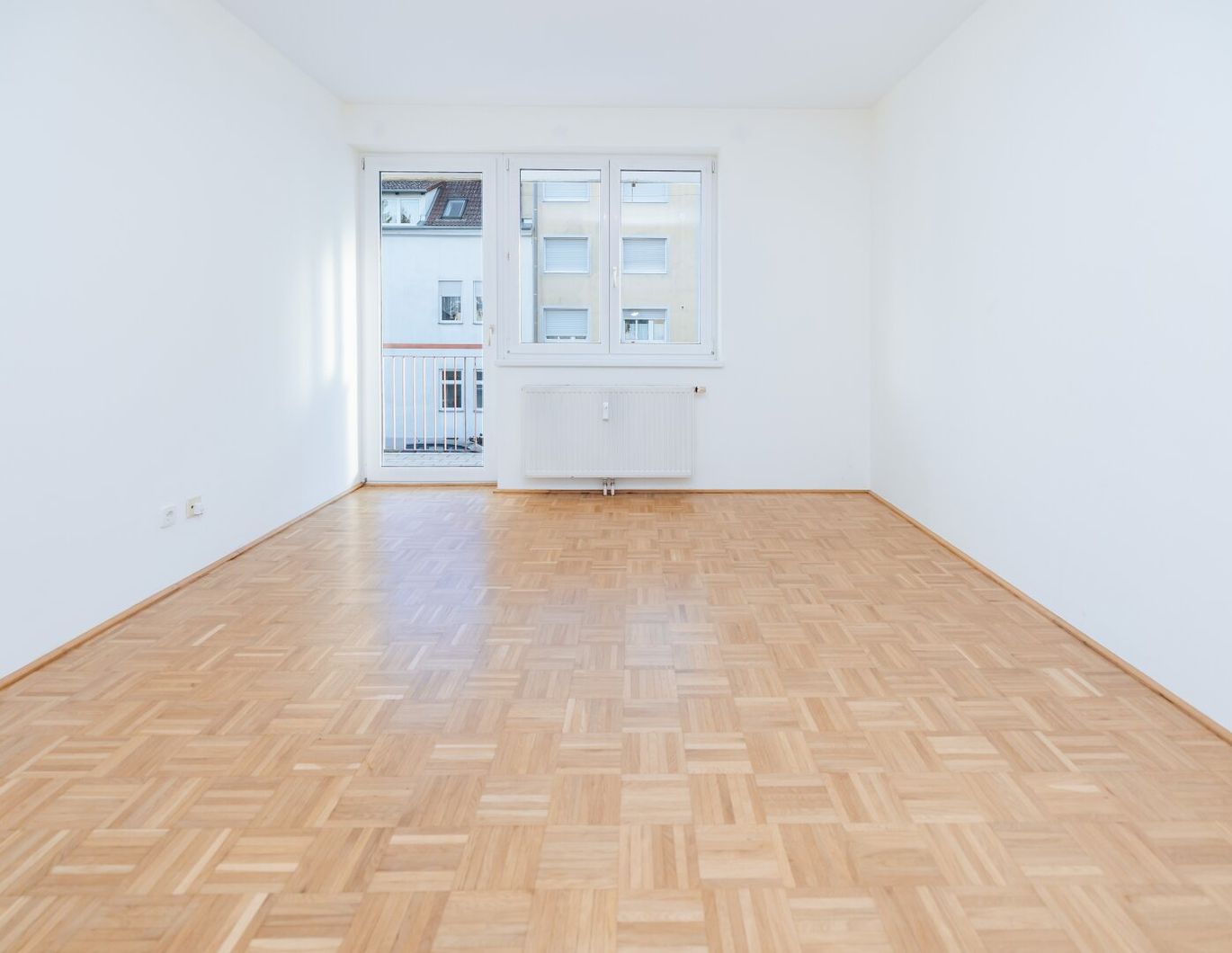 SANIERT I LICHTDURCHFLUTET I GEPFLEGTE WOHNANLAGE I BADEWANNE I FERNWÄRME I EGGENBERG I PROJEKT WOHNEN I