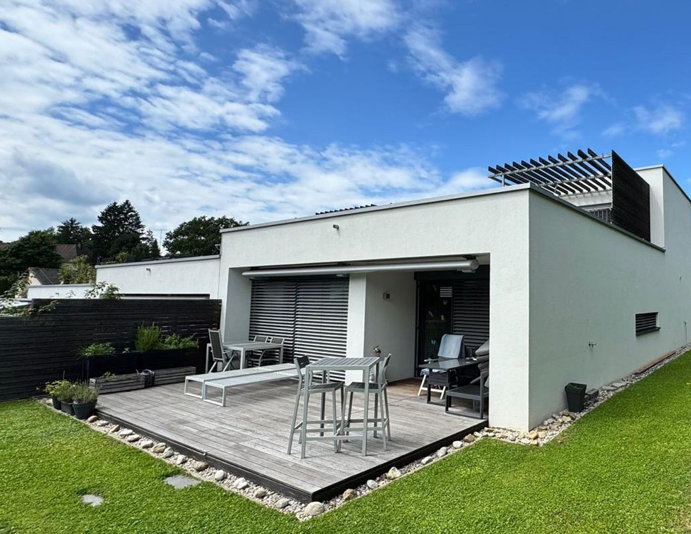 Exklusives Eck-Reihenhaus im Keferfeld