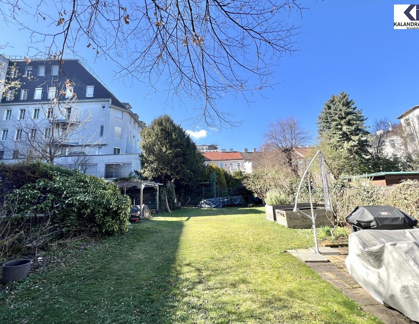 360 TOUR // TERRASSEN ALTBAUWOHNUNG MIT GARTEN
