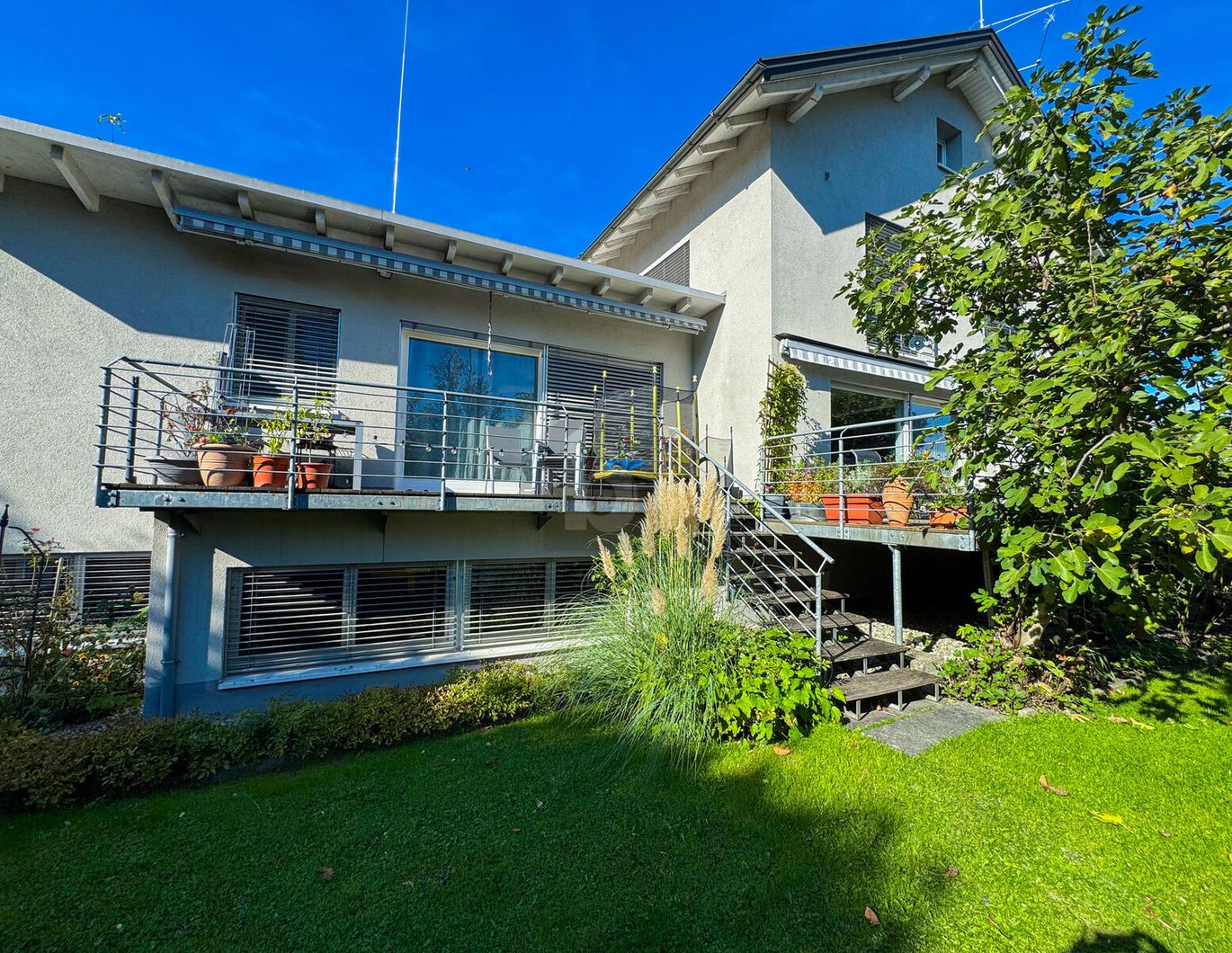 RENDITE OBJEKT! DREI EINHEITEN MIT GROßEM GARTEN IN RUHELAGE