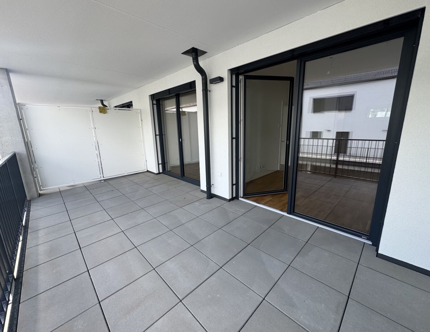 Gemütliche 2-Zimmer-Wohnung großer überdachter Terrasse