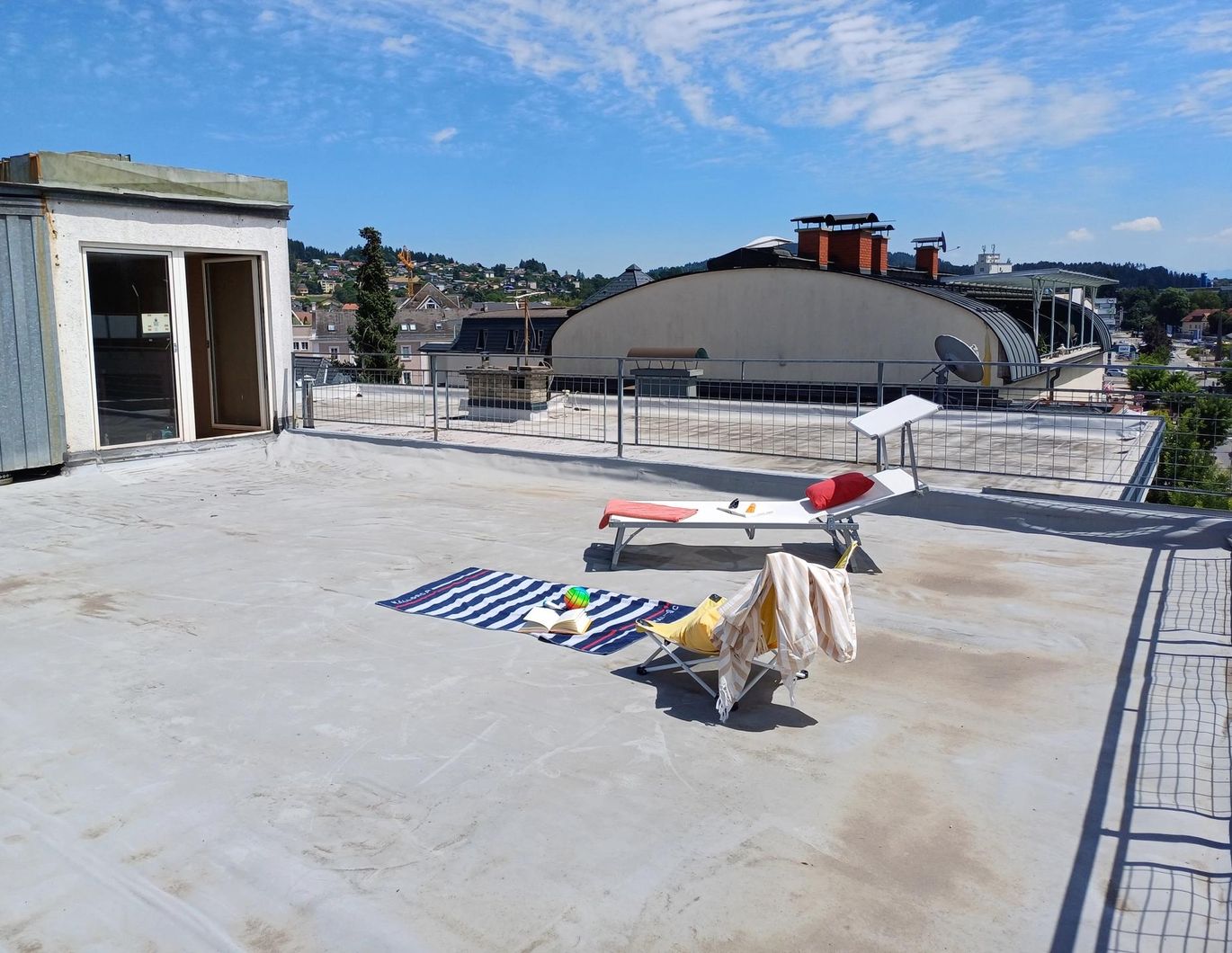 Modernisierte 2-Zimmer-Wohnung mit großer Terrasse in Feldkirchen (Provisionsfrei)