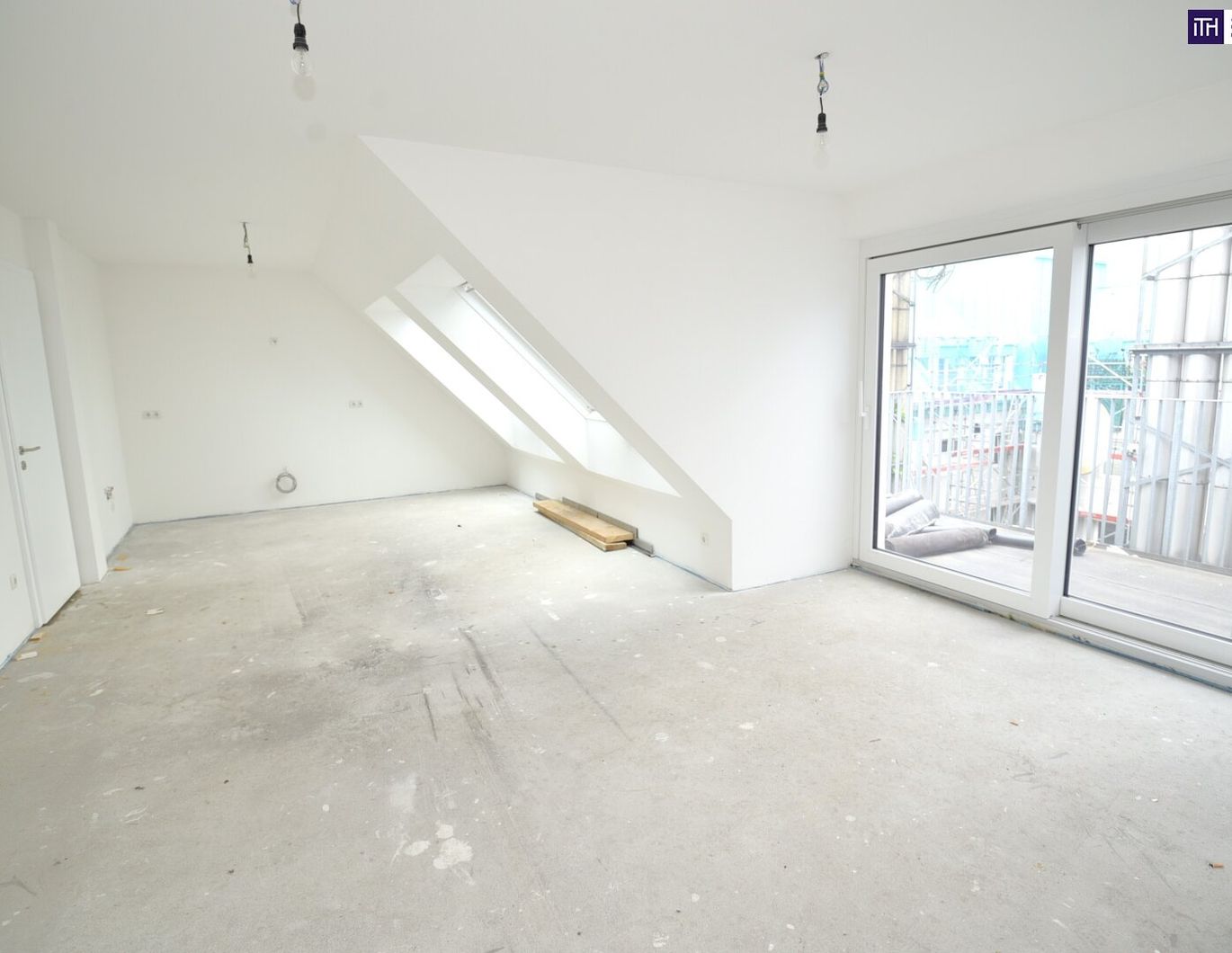 Preisreduktion! Genießen Sie den Weitblick über die Dächer Wiens - 3-Zimmer-Dachgeschosswohnung mit sonnigem Balkon - nahe Hauptbahnhof