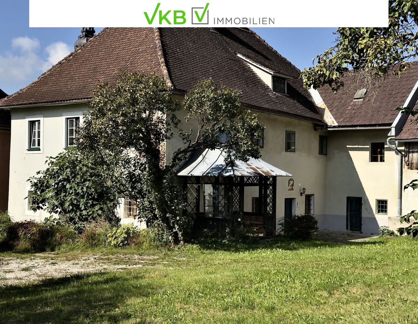KIRCHDORF: Klassik im Kremstal | Historisches Stadthaus mit Gewölben und parkähnlicher Außenanlage!