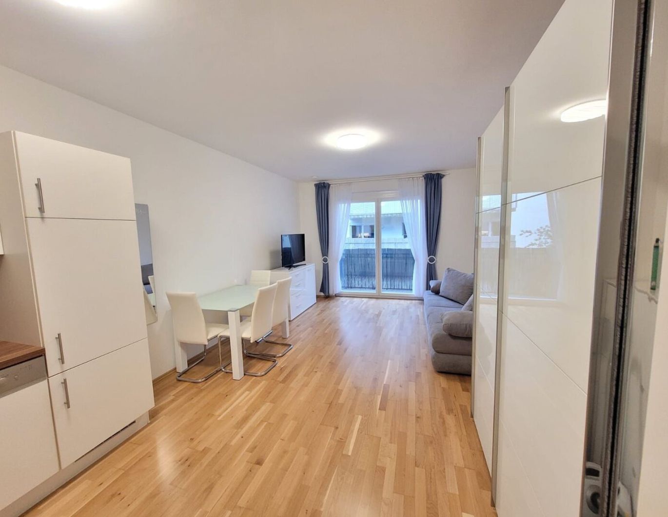 Graz - Zentrum: Helle 1-Zimmer-Wohnung mit Balkon in Toplage