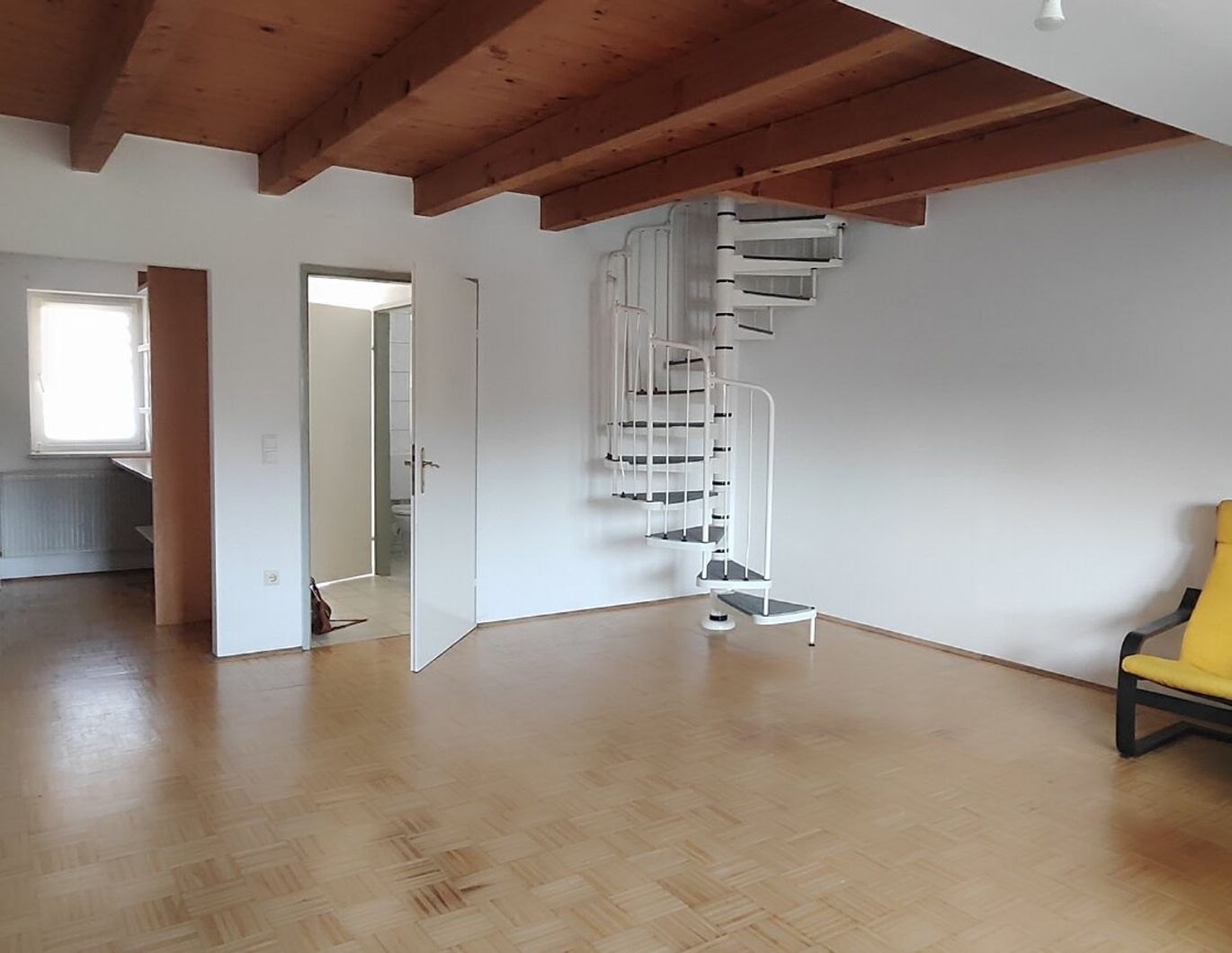 Stilvolle Maisonette-Wohnung mit offenem Wohnkonzept und Dachgeschoss-Galerie