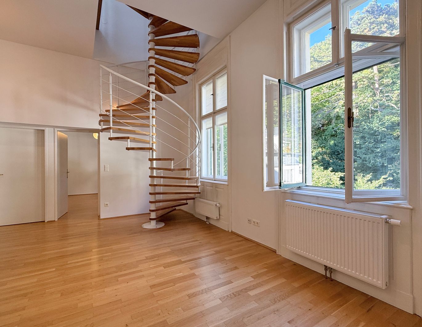 Dachterrasse mit Blick auf die Burgruine Rauhenstein | Stellplätze verfügbar I